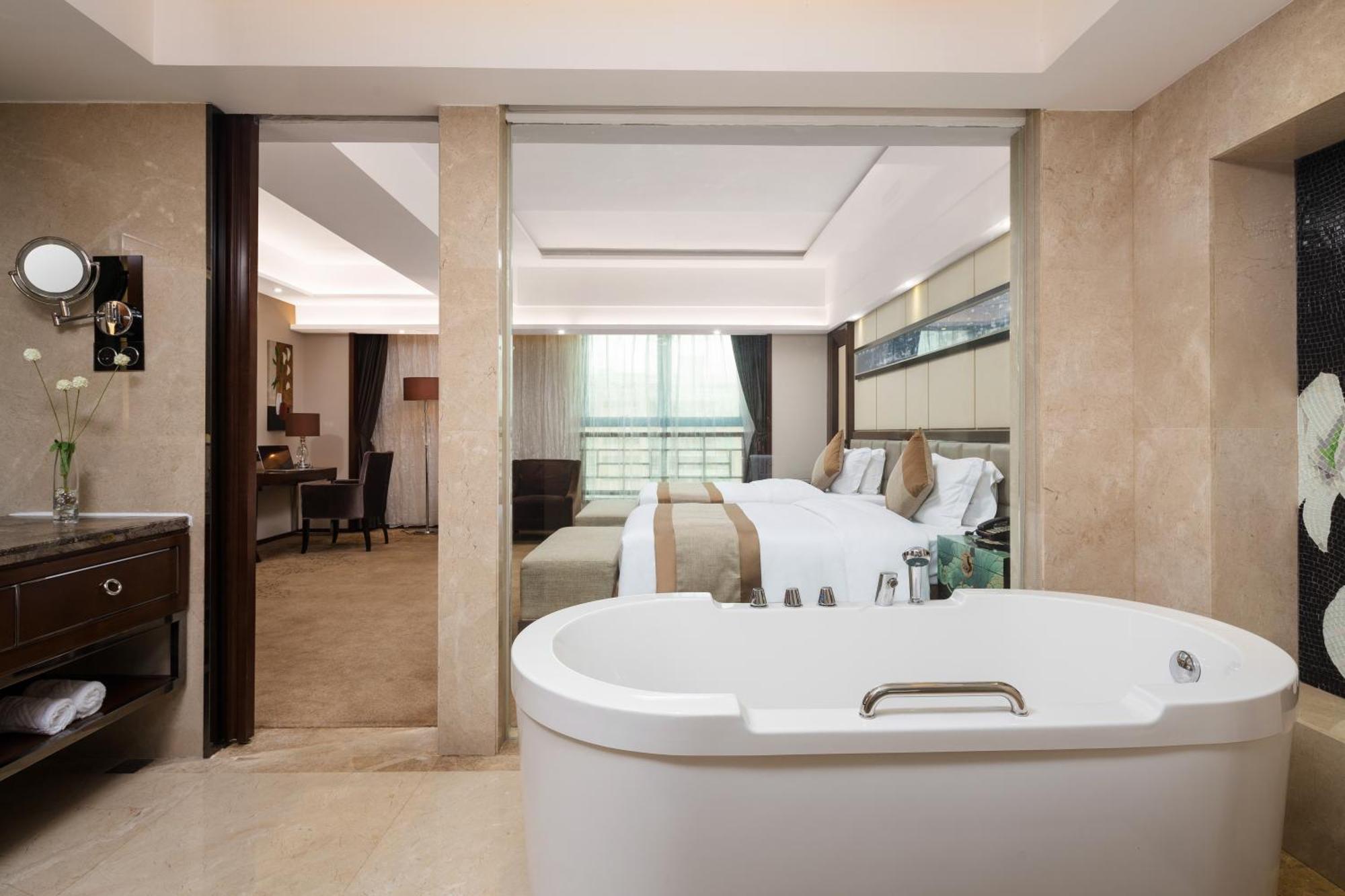 Maoming International Hotel Buitenkant foto